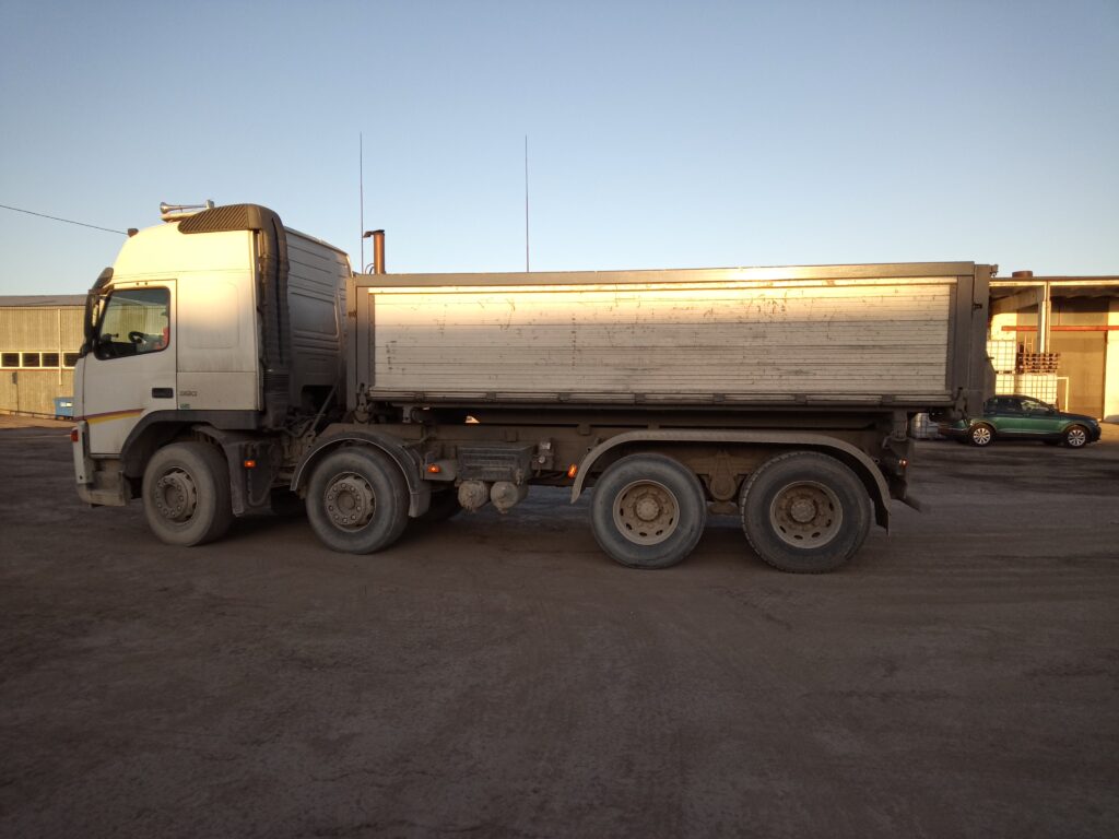 Kallurauto H.Tomson Transport